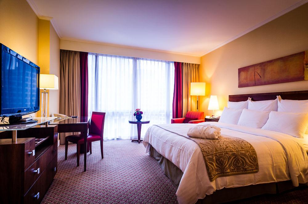 London Marriott Hotel Canary Wharf Ngoại thất bức ảnh A room at the Sheraton Addis Ababa Hotel
