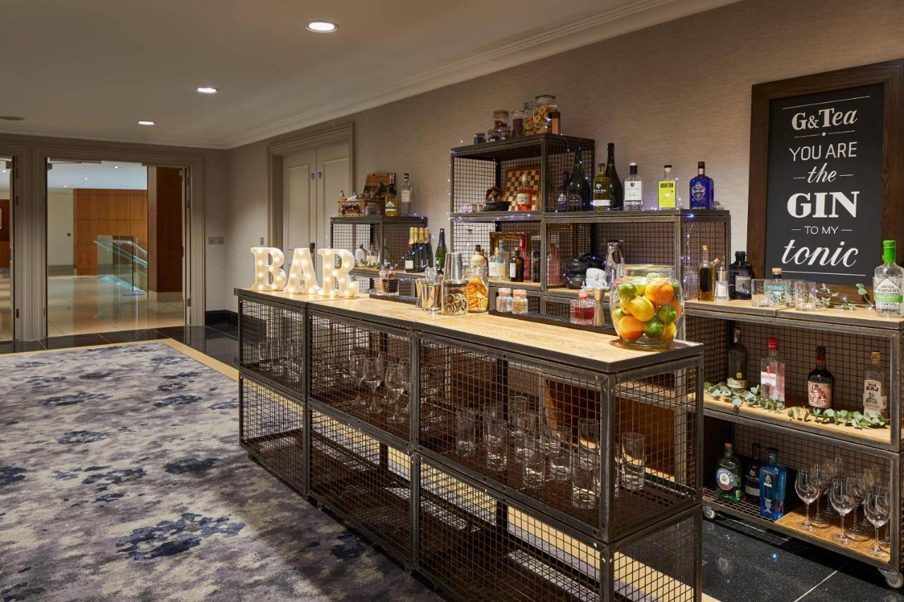 London Marriott Hotel Canary Wharf Ngoại thất bức ảnh The bar at the 100 Queen's Gate