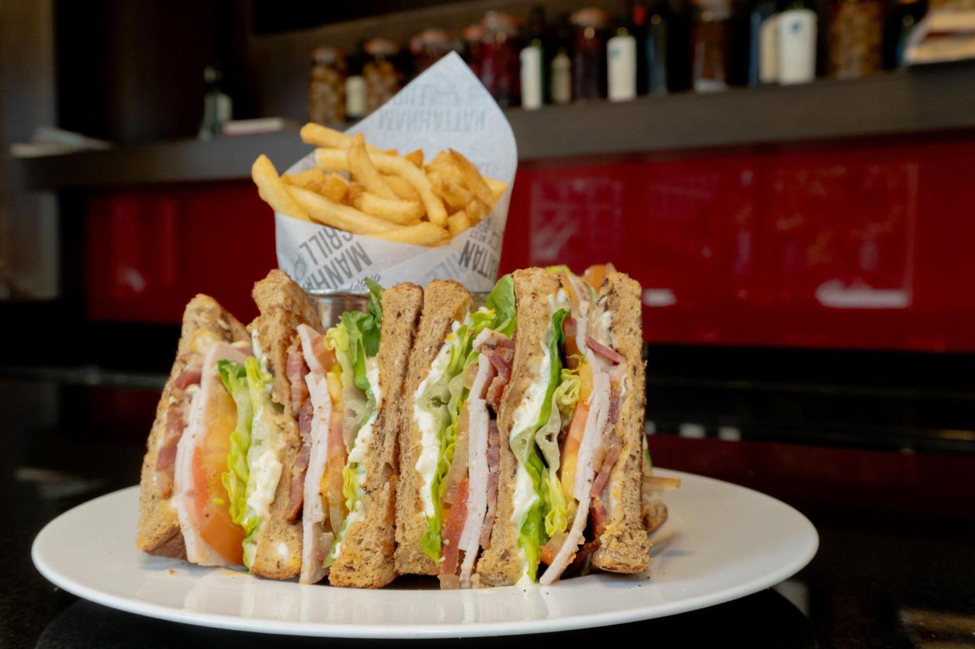 London Marriott Hotel Canary Wharf Ngoại thất bức ảnh A club sandwich